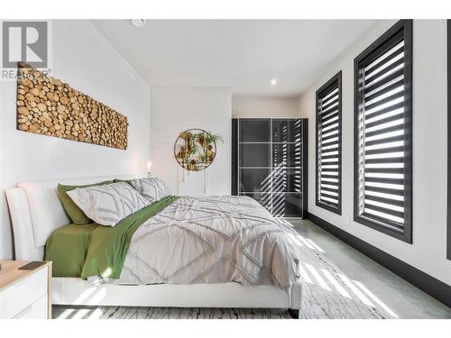 2559 Panoramic Way, Blind Bay, BC - Indoor Photo Showing Bedroom