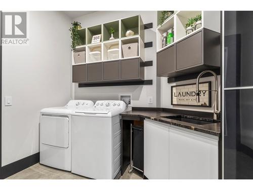2559 Panoramic Way, Blind Bay, BC - Indoor Photo Showing Laundry Room