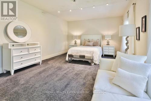 854 Longfellow Ave, Mississauga, ON - Indoor Photo Showing Bedroom