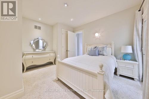 854 Longfellow Avenue, Mississauga, ON - Indoor Photo Showing Bedroom