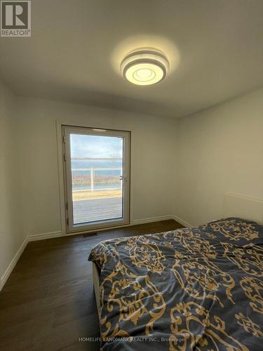 334 Fralick'S Beach Rd W, Scugog, ON - Indoor Photo Showing Bedroom