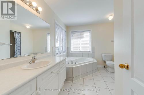 5367 Longford Dr, Mississauga, ON - Indoor Photo Showing Bathroom
