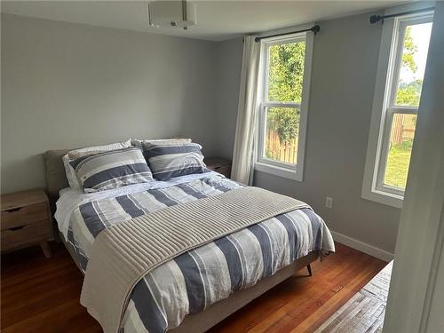 2130 Lakeshore Road, Dunnville, ON - Indoor Photo Showing Bedroom