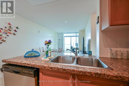 1611 - 4900 Glen Erin Drive, Mississauga, ON - Indoor Photo Showing Kitchen With Double Sink