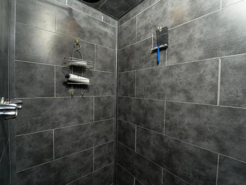 275 Puett Ranch Road, Kamloops, BC - Indoor Photo Showing Bathroom