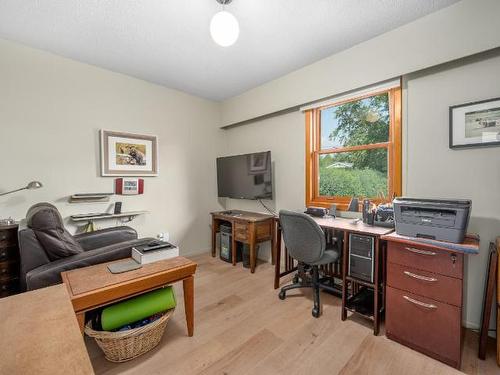 637 Cedar Cres, Ashcroft, BC - Indoor Photo Showing Office