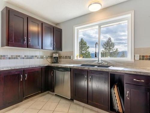 237 Juniper Place, Logan Lake, BC - Indoor Photo Showing Kitchen