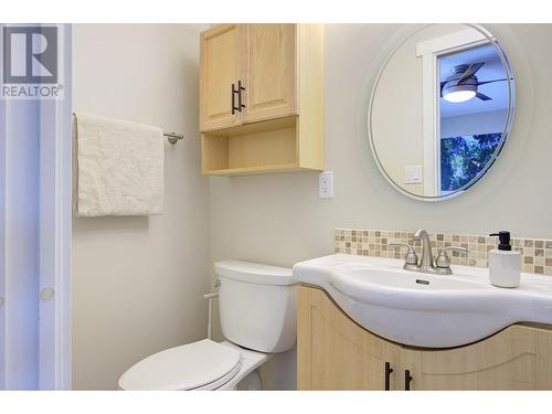 1800A 35 Avenue, Vernon, BC - Indoor Photo Showing Bathroom