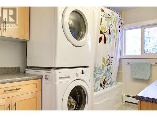 1800A 35 Avenue, Vernon, BC - Indoor Photo Showing Laundry Room