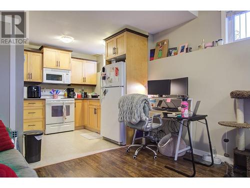 1800A 35 Avenue, Vernon, BC - Indoor Photo Showing Kitchen