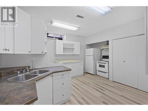 3574 East Vernon Road, Vernon, BC - Indoor Photo Showing Kitchen With Double Sink