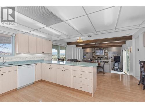 3574 East Vernon Road, Vernon, BC - Indoor Photo Showing Kitchen