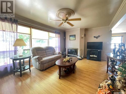 348 Fairchild Avenue, Regina Beach, SK - Indoor Photo Showing Living Room