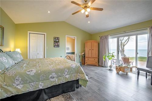 2948 North Shore Drive, Lowbanks, ON - Indoor Photo Showing Bedroom