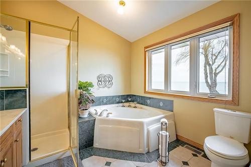 2948 North Shore Drive, Lowbanks, ON - Indoor Photo Showing Bathroom