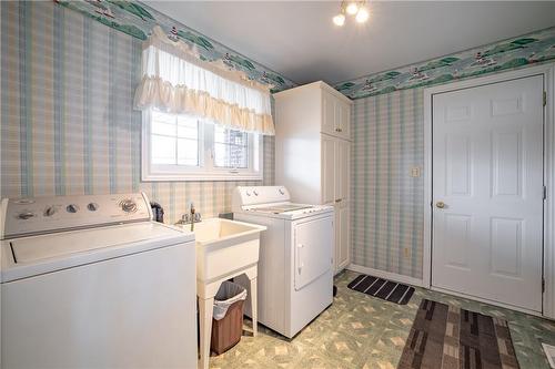 2948 North Shore Drive, Lowbanks, ON - Indoor Photo Showing Laundry Room