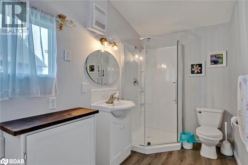 32 & 33 Hazel Street, Dunsford, ON - Indoor Photo Showing Bathroom