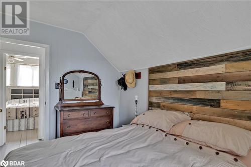 32 & 33 Hazel Street, Dunsford, ON - Indoor Photo Showing Bedroom