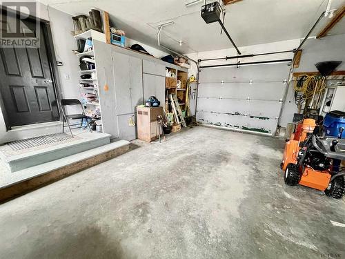 253 Crystal Cres, Temiskaming Shores, ON - Indoor Photo Showing Garage