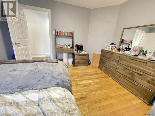 253 Crystal Cres, Temiskaming Shores, ON - Indoor Photo Showing Bedroom
