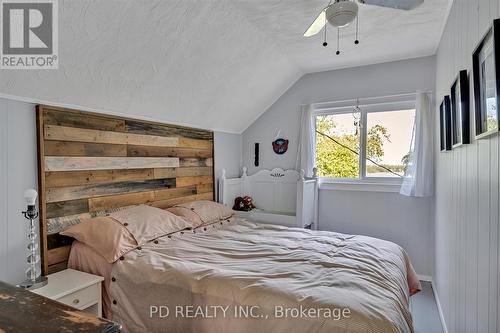 32 & 33 Hazel St, Kawartha Lakes, ON - Indoor Photo Showing Bedroom