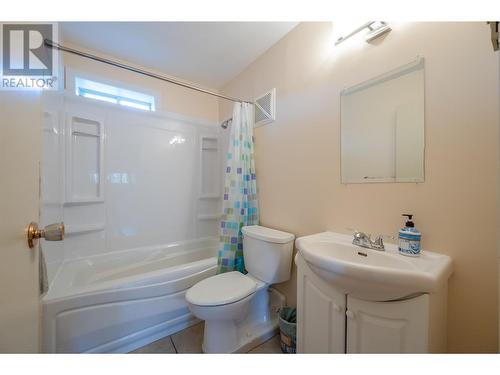 14202 Victoria Road N Unit# 12, Summerland, BC - Indoor Photo Showing Bathroom