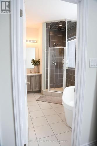 115 Petch Ave, Caledon, ON - Indoor Photo Showing Bathroom