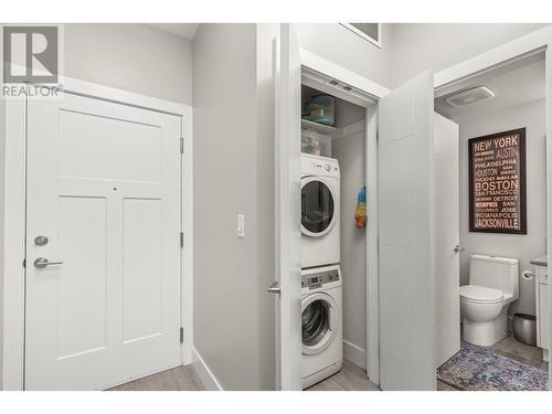 4380 Lakeshore Road Unit# 219, Kelowna, BC - Indoor Photo Showing Laundry Room