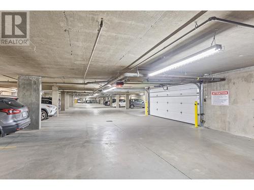 4380 Lakeshore Road Unit# 219, Kelowna, BC - Indoor Photo Showing Garage