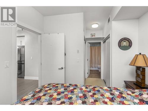 4380 Lakeshore Road Unit# 219, Kelowna, BC - Indoor Photo Showing Bedroom