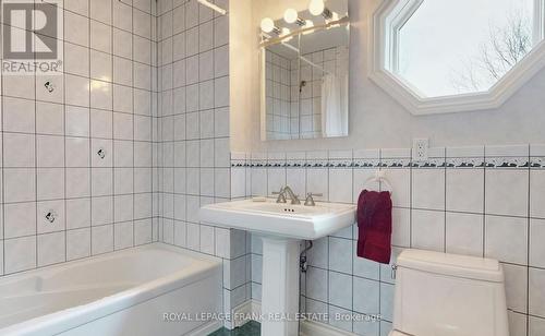 75 Woodbridge Circle, Scugog, ON - Indoor Photo Showing Bathroom