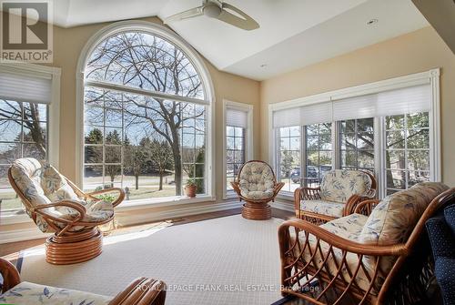 75 Woodbridge Circle, Scugog, ON - Indoor Photo Showing Living Room