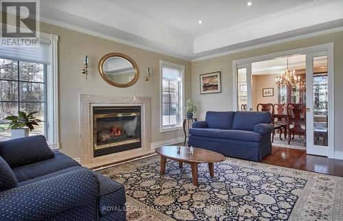 75 Woodbridge Circle, Scugog, ON - Indoor Photo Showing Living Room With Fireplace