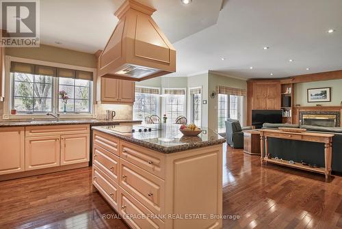 75 Woodbridge Circle, Scugog, ON - Indoor Photo Showing Kitchen