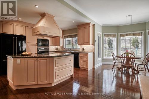 75 Woodbridge Circle, Scugog, ON - Indoor Photo Showing Kitchen