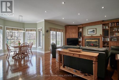 75 Woodbridge Circle, Scugog, ON - Indoor With Fireplace