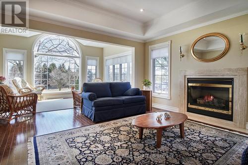 75 Woodbridge Circ, Scugog, ON - Indoor Photo Showing Living Room With Fireplace