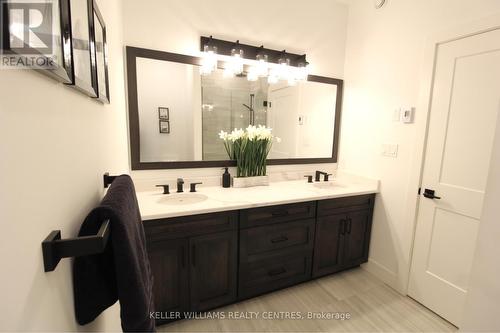 225 Devinwood Ave, Brockton, ON - Indoor Photo Showing Bathroom