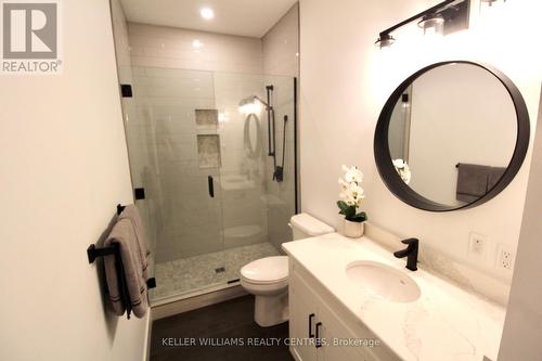 225 Devinwood Ave, Brockton, ON - Indoor Photo Showing Bathroom