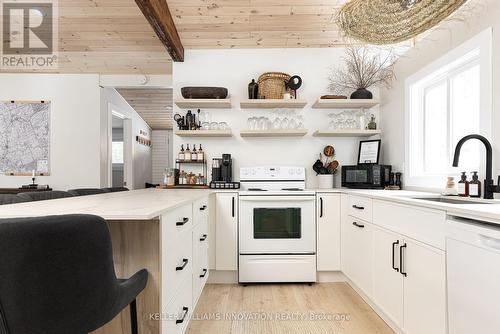 1049 Grouse Grve, Algonquin Highlands, ON - Indoor Photo Showing Kitchen