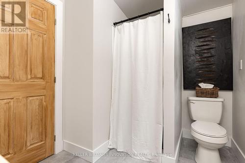 1049 Grouse Grve, Algonquin Highlands, ON - Indoor Photo Showing Bathroom