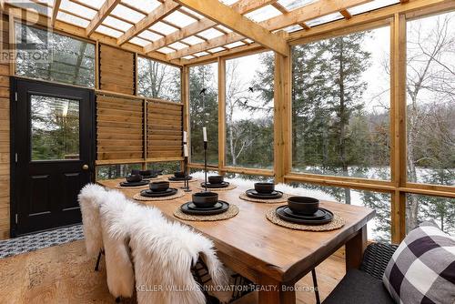 1049 Grouse Grve, Algonquin Highlands, ON - Indoor Photo Showing Dining Room