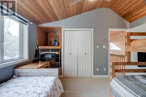 537-A Eagle Road, Georgina Islands, ON - Indoor Photo Showing Bedroom