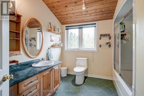 537-A Eagle Rd, Georgina Islands, ON - Indoor Photo Showing Bathroom