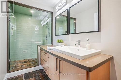 #1301 -360 Pearl St, Burlington, ON - Indoor Photo Showing Bathroom