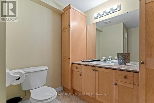 2468 Sutton Dr, Burlington, ON - Indoor Photo Showing Bathroom