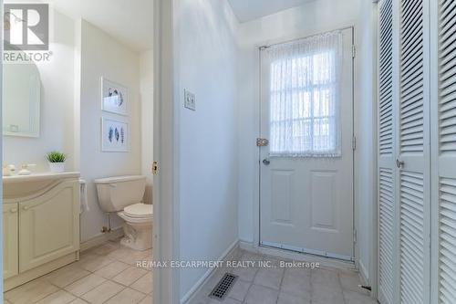 1747 Valentine Gdns, Mississauga, ON - Indoor Photo Showing Bathroom