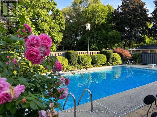 1747 Valentine Gdns, Mississauga, ON - Outdoor With In Ground Pool