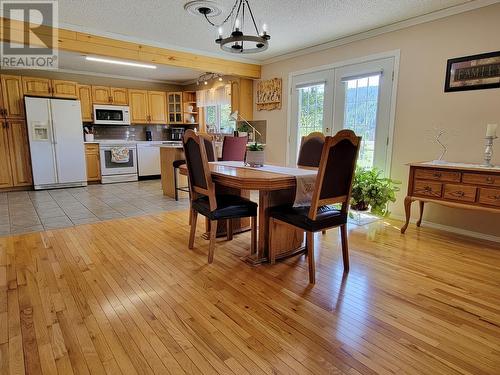 855 Vanderburgh Road, Williams Lake, BC - Indoor Photo Showing Dining Room