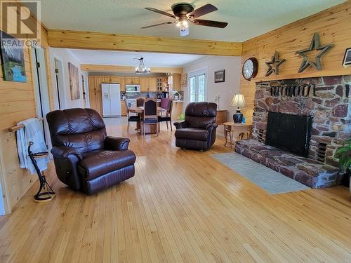 855 Vanderburgh Road, Williams Lake, BC - Indoor Photo Showing Living Room With Fireplace